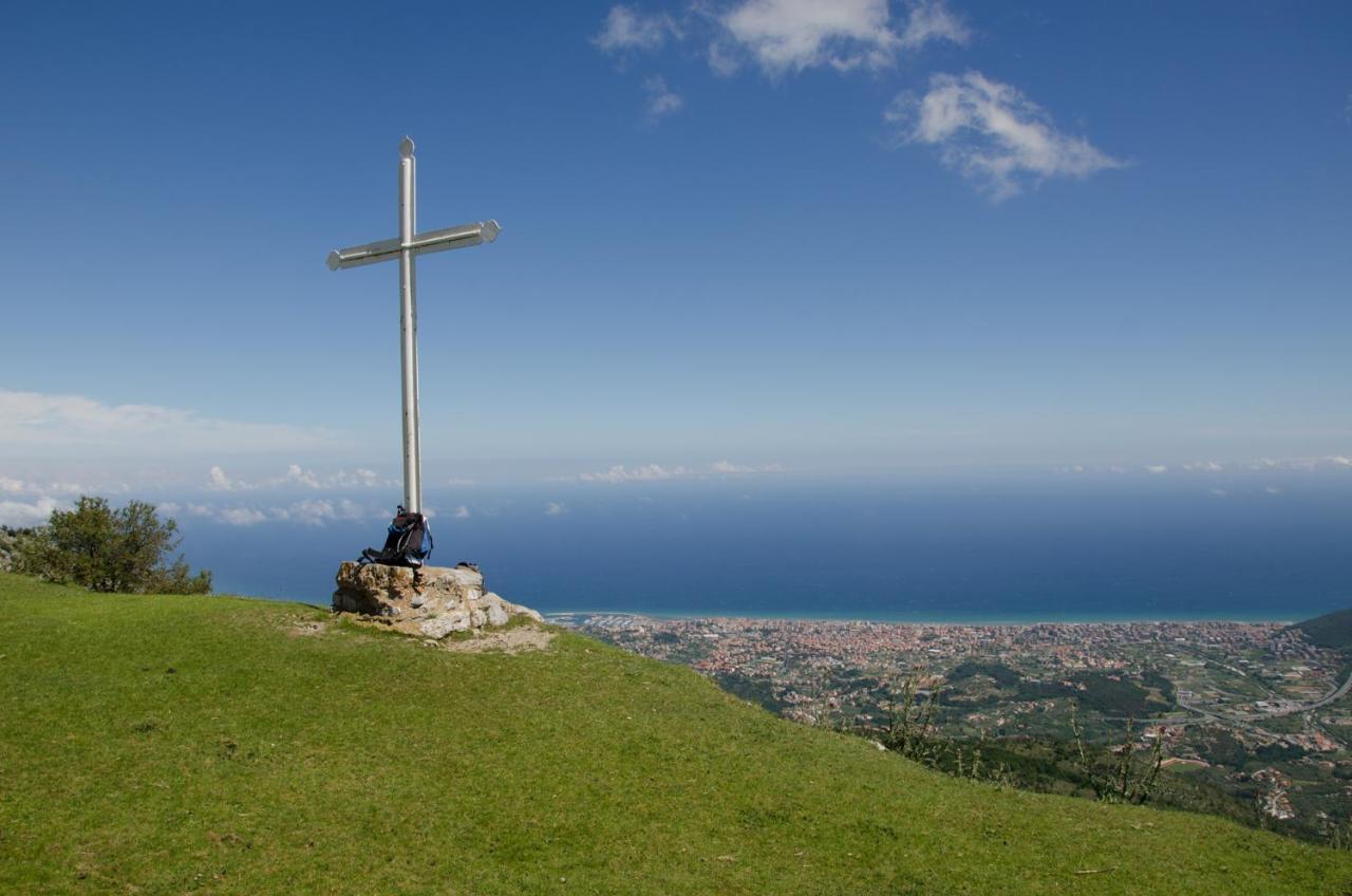 Kalimera Bardineto Exteriér fotografie
